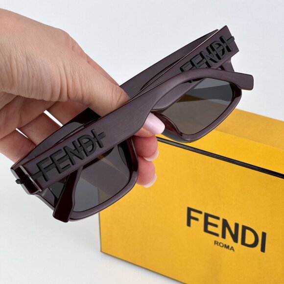 Fendi FE40091U FENDIGRAPHY 69A BRAND NEW Sunglassses Bordeaux Grey Unisex Square - Picture 3 of 11